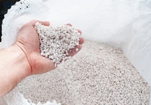 Drainage improvement with perlite Drainage improvement with perlite